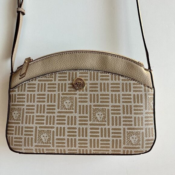 Anne Klein Dome Crossbody with 3 main POCKETS & 1 front pocket  Hands Free - Picture 1 of 14